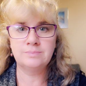 Meet your Posher, Lorraine